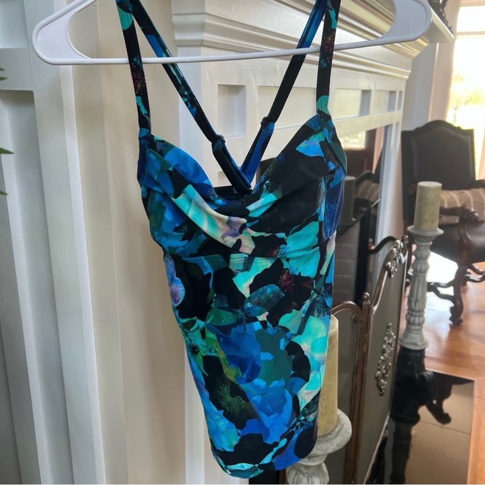Athleta Tankini Top